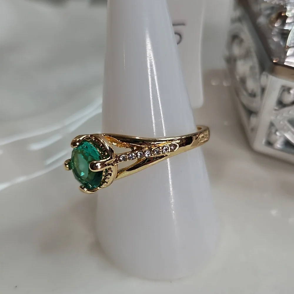 Women's Gold Teal Green Oval Crystal Rhinestone Fashion Cocktail Ring Plated NEW